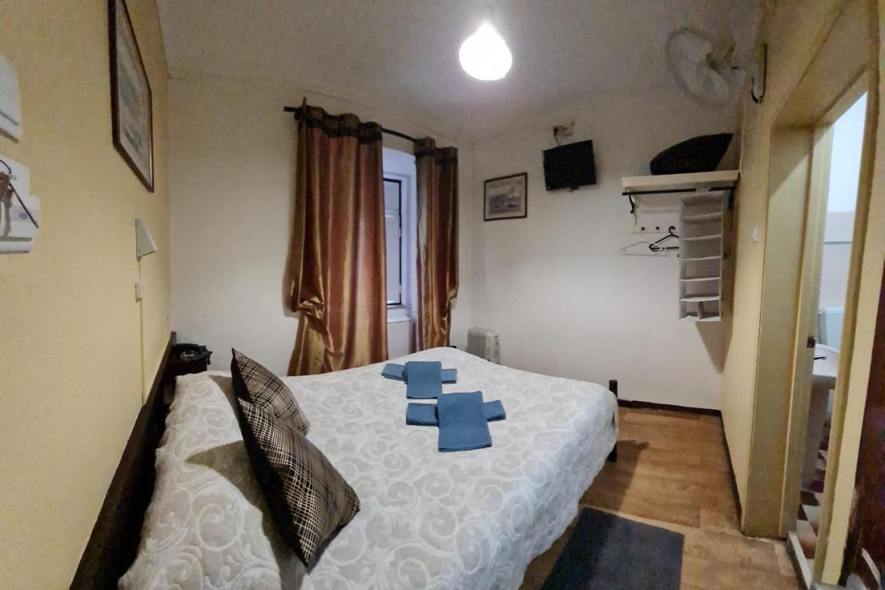 Pensao Residencial Flor Dos Cavaleiros Ξενοδοχείο Lisboa Εξωτερικό φωτογραφία
